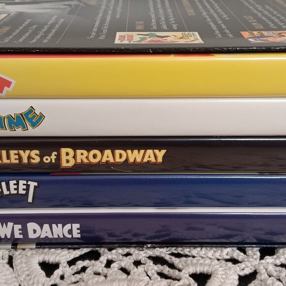 Astaire & Rogers - 10 DVD Collection Volumes 1 and 2 - Picture 4 of 7